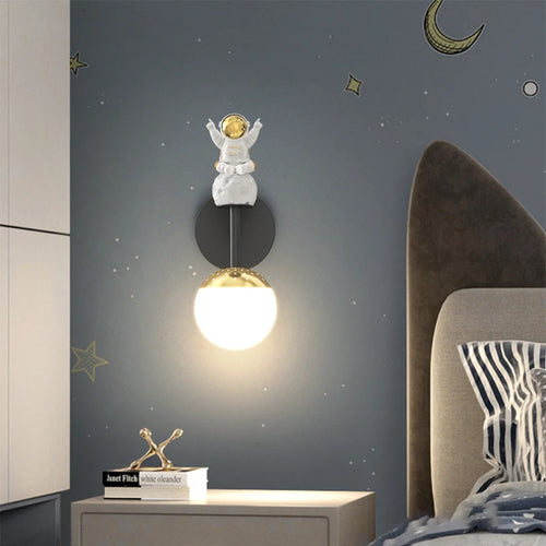 applique murale astronaute et lune pour chambre enfant - vue 3 sur 15