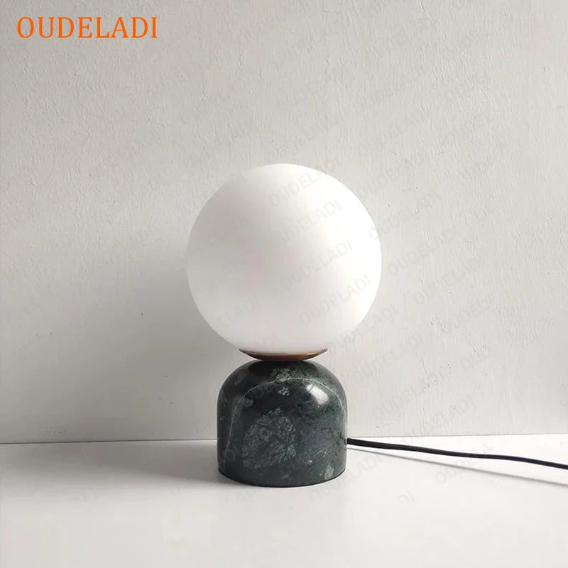 lampe de bureau led moderne en marbre avec boule de verre