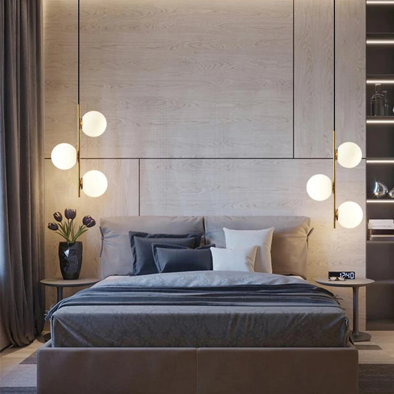 suspension moderne en verre et laiton noir design lumineux - vue 3 sur 10