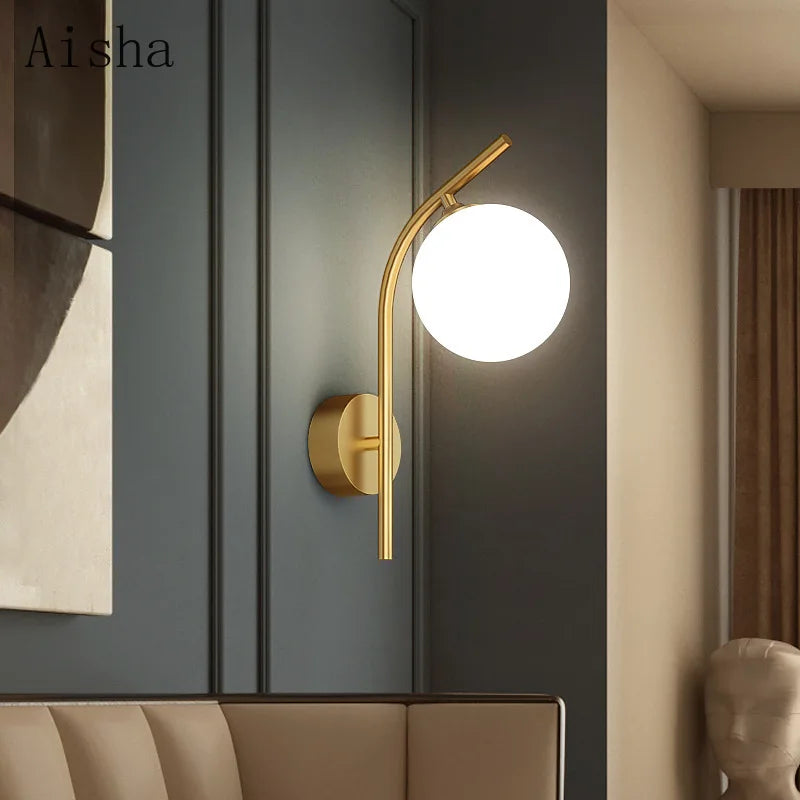applique murale en cuivre avec boule de verre design élégant - vue 3 sur 7