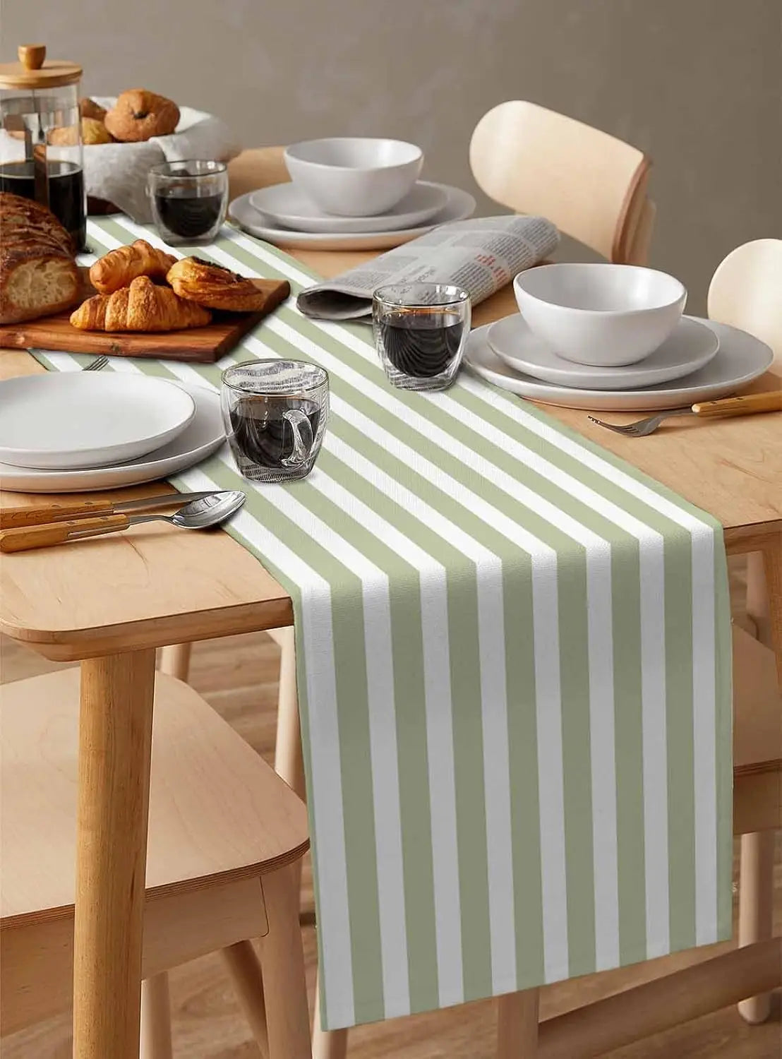Chemin de table lin rayures vert sauge campagne - vue 5 sur 6
