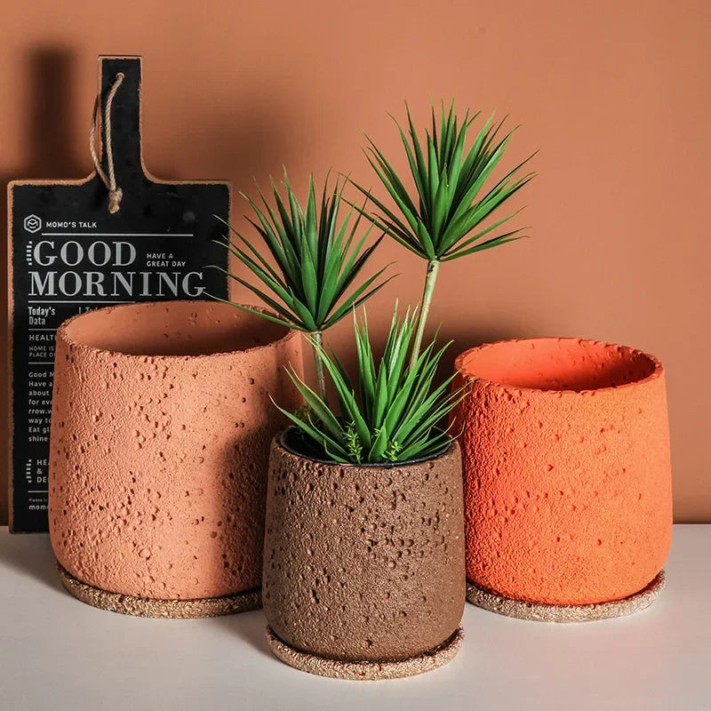 pot de fleurs en ciment style nordique avec plateau décoratif
