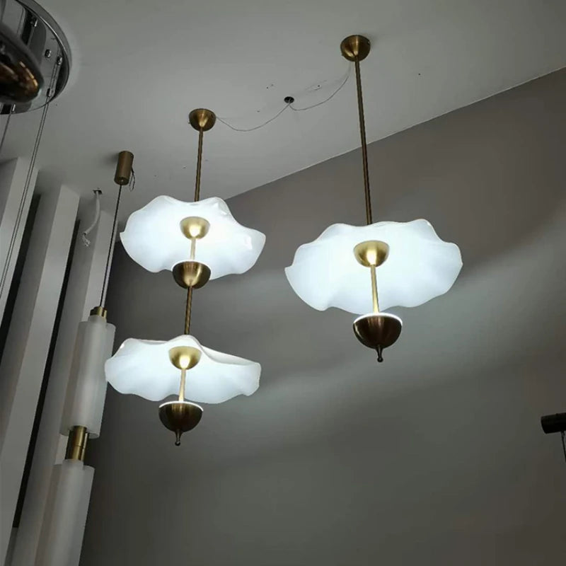 suspension en métal doré design lotus style art déco - vue 4 sur 10