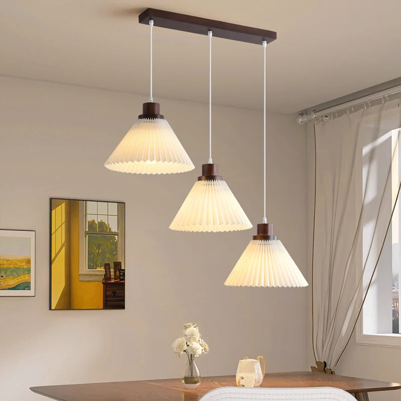 suspension moderne en tissu plissé avec base en bois - vue 6 sur 14