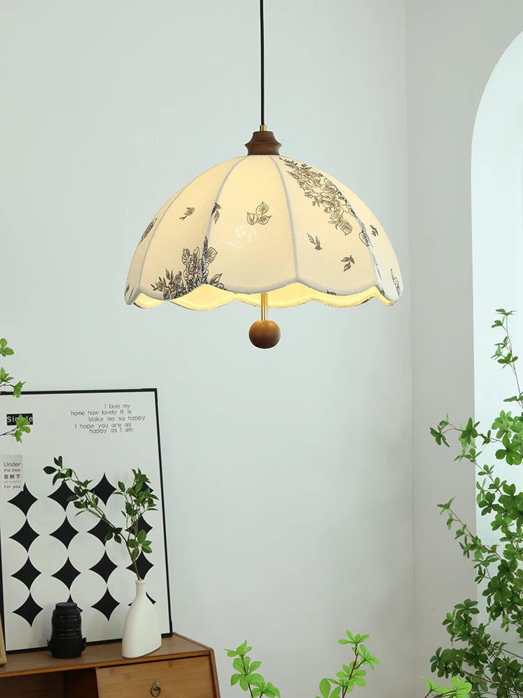 lustre en tissu à motifs médiévaux pour restaurant et bar - vue 6 sur 8