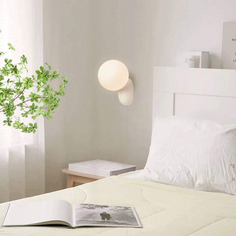 applique murale minimaliste en crème avec lumières led décoratives