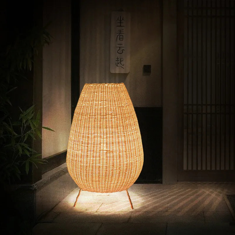 Lampadaire style asiatique en rotin naturel