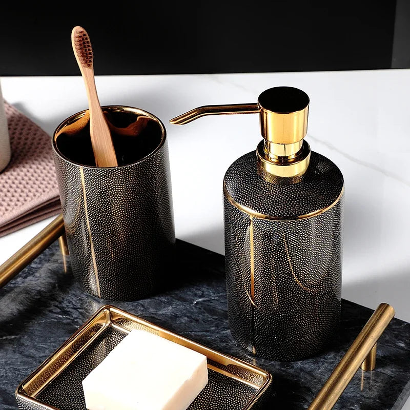 distributeur de savon en céramique et accessoires de salle de bain dorés - vue 3 sur 10