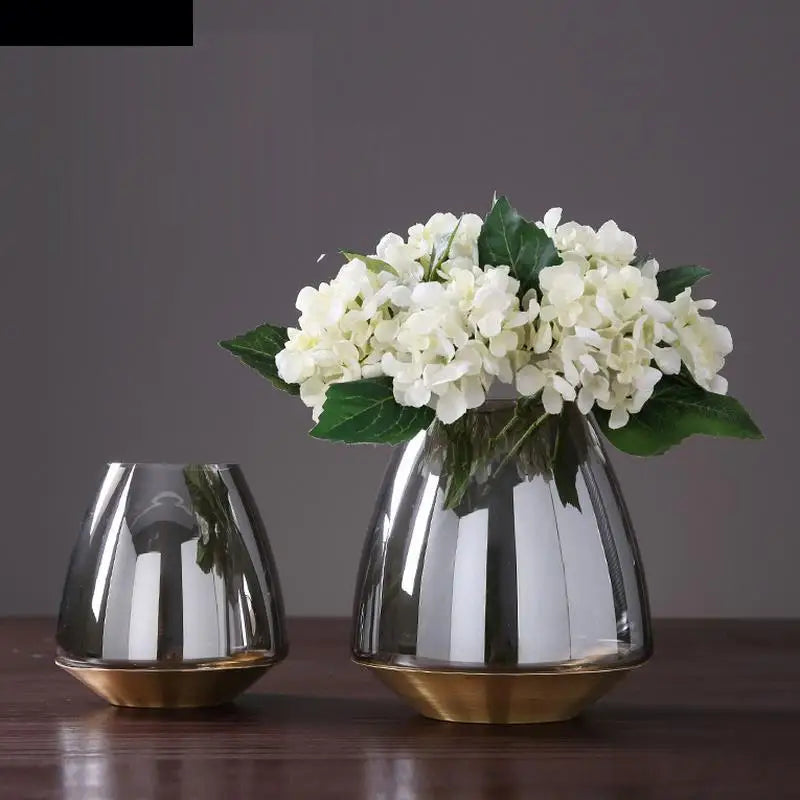 vase en verre moderne avec base métallique pour décoration florale - vue 5 sur 9