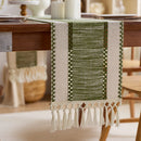 Chemin de table rayé bohème beige pompons tissés