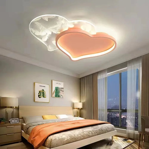plafonnier moderne en plumes en forme de cœur pour décoration - vue 3 sur 8