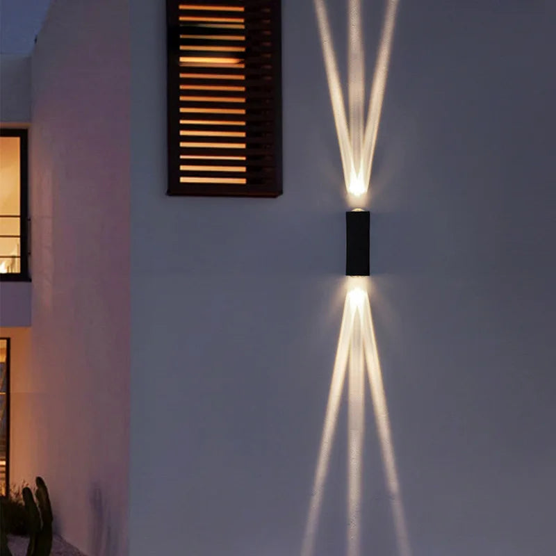 Applique murale LED minimaliste avec faisceau de lumière - vue 4 sur 9