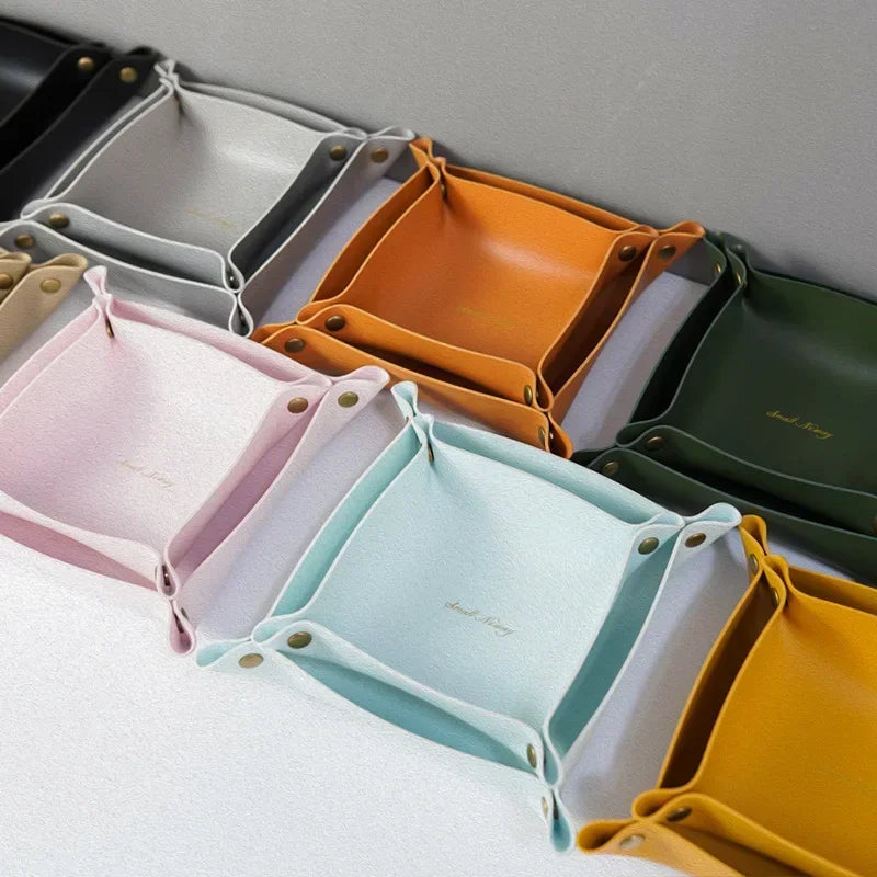 Vide-poche organisateur pliable en cuir pour bureau bijoux et cosmétiques - vue 3 sur 19