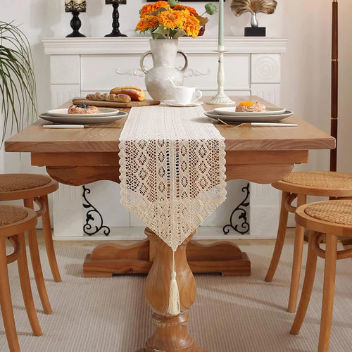 Chemin de table dentelle crochet bohème écru pompons - vue 3 sur 6