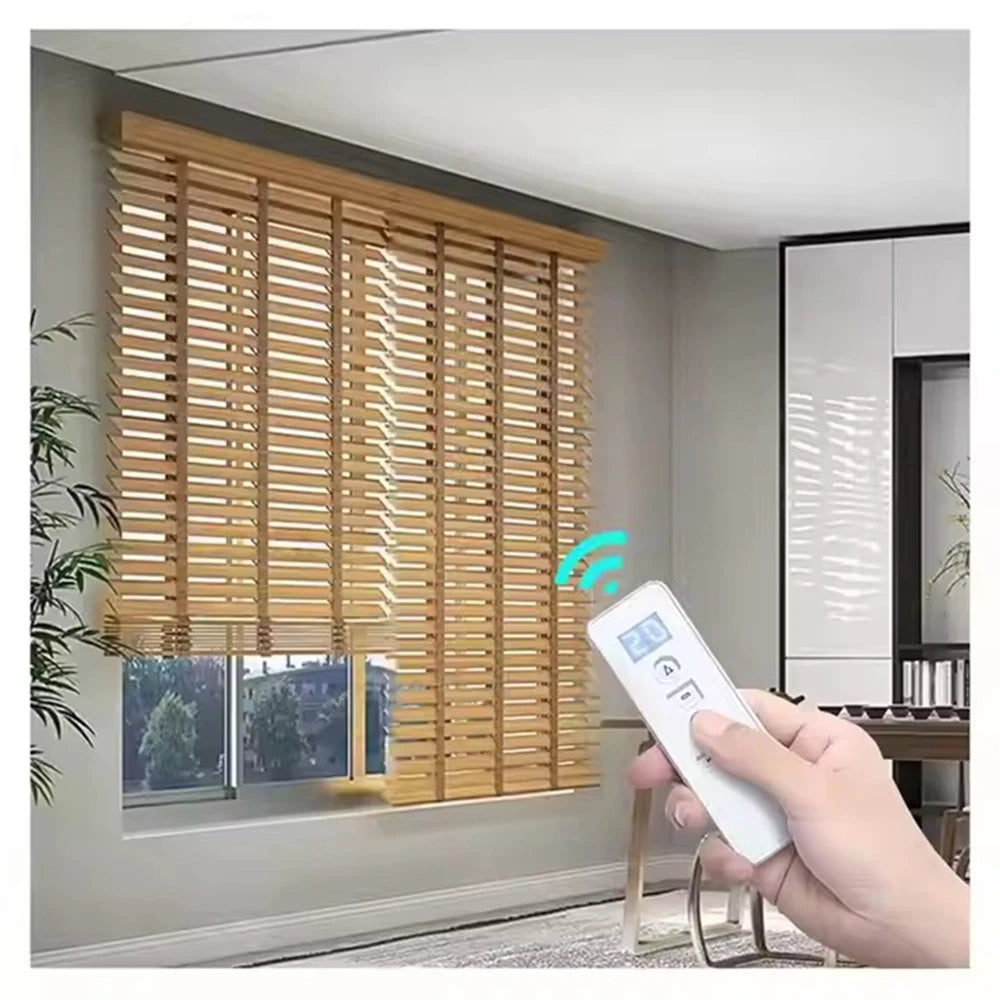 Store venitien motorise intelligent pour fenetre bureau style