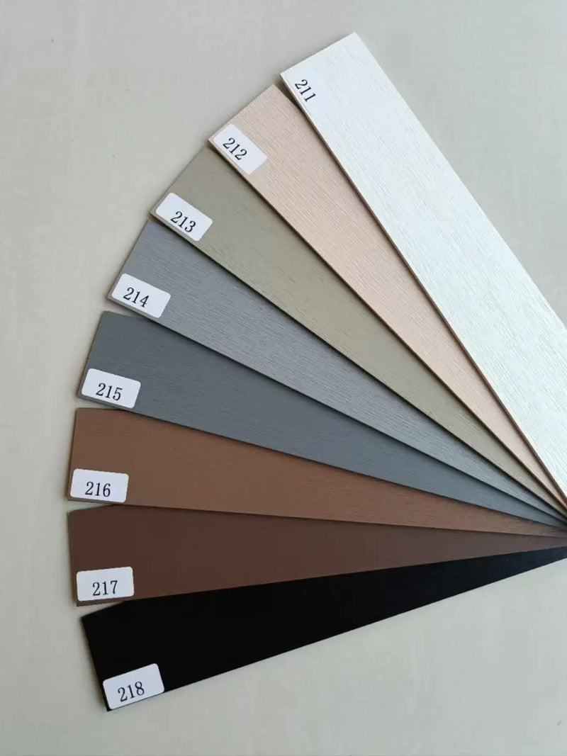 Store vénitien motorisé bois sur mesure salon chambre