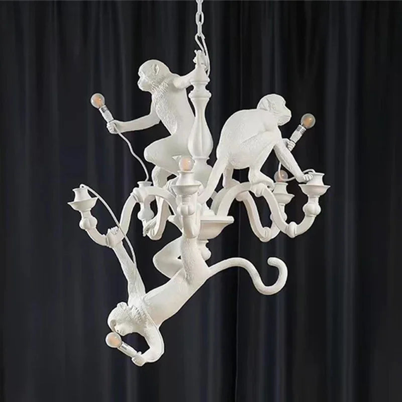 plafonnier led suspendu en résine avec singe grimpant design animal créatif nordique - vue 5 sur 7