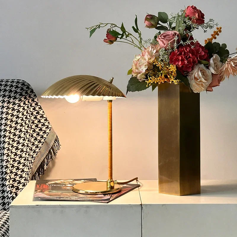 Denmark Designer Vintage Shell High Quality Led Table Lamp Desk Light Copper Chrome Close to Original - vue 5 sur 8