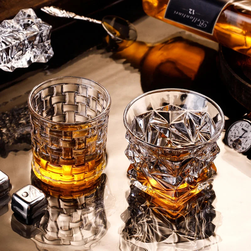 Verres à whisky old fashioned gravés style classique - vue 4 sur 7