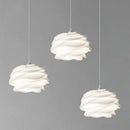 suspension en forme de rose pour ambiance romantique