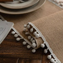 Chemin de table style champetre beige pompons decoratif