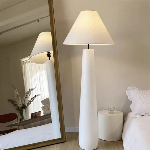 lampe de lecture sur pied style wabi sabi en forme de champignon
