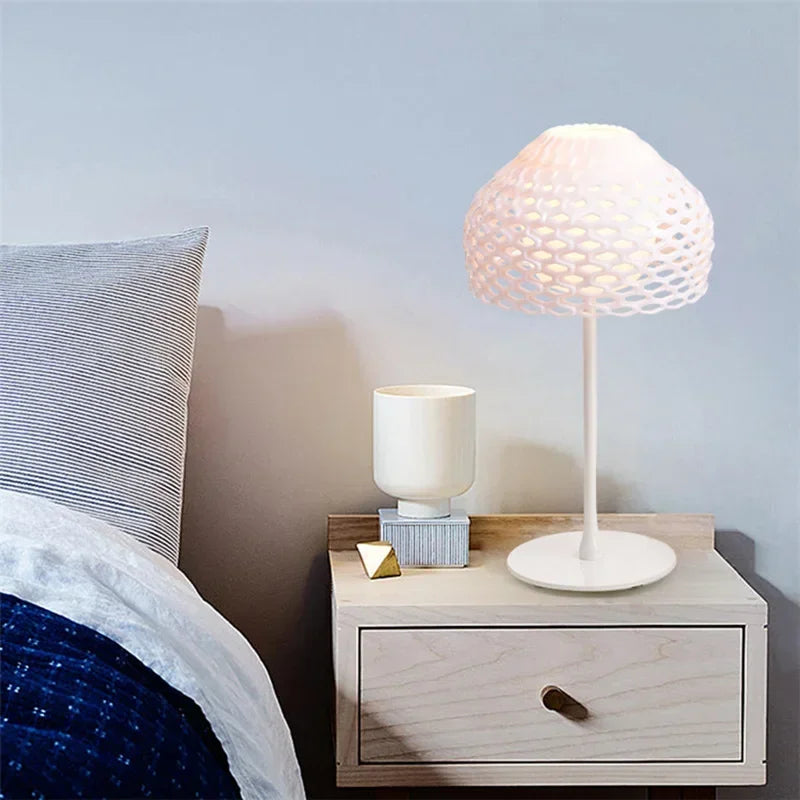 Italy Design Table Lamps Modern Hollow Lampshade Desk Light for Bedroom Living Room - vue 3 sur 8