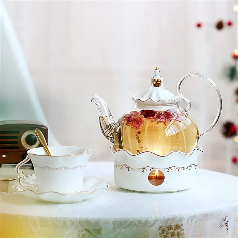 Service à thé vintage en porcelaine avec chauffe théière