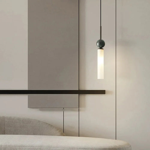lustre simple et moderne en laiton avec boule en acrylique