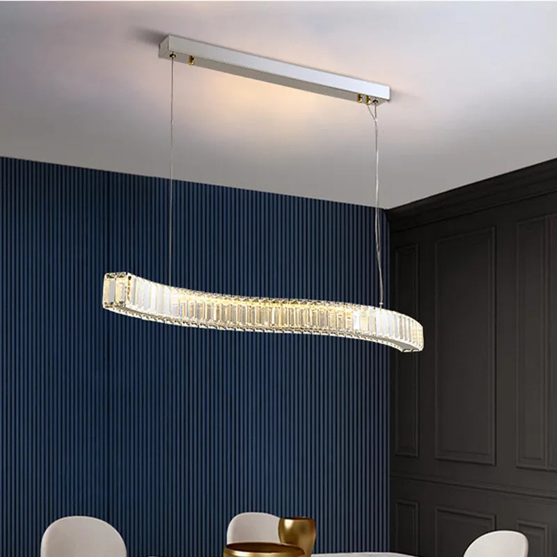 lustre moderne en acier avec cristaux et lumières led suspendues