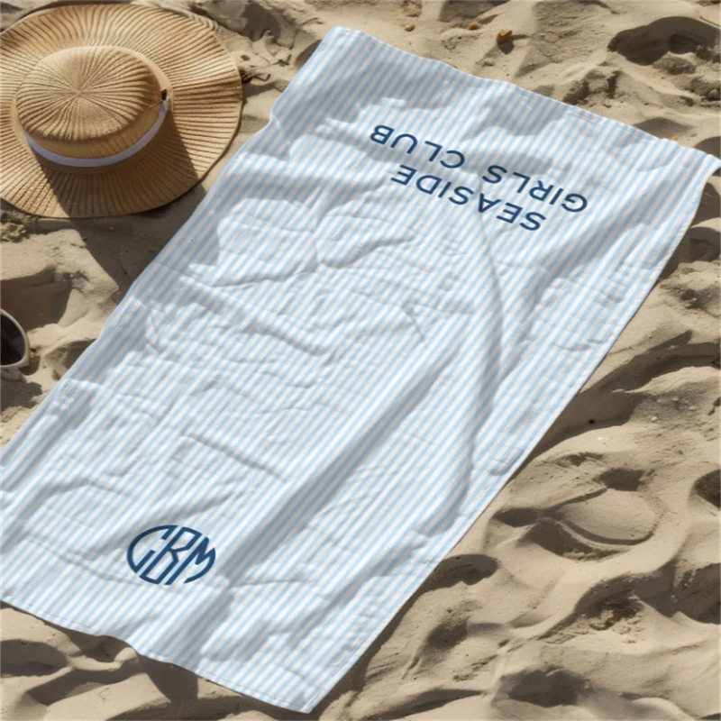 serviette de plage personnalisée rayures style preppy monogramme