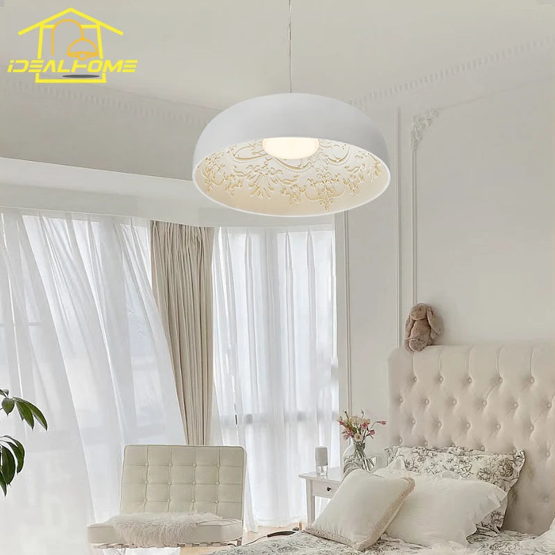 suspension décorative en design français pour éclairage intérieur