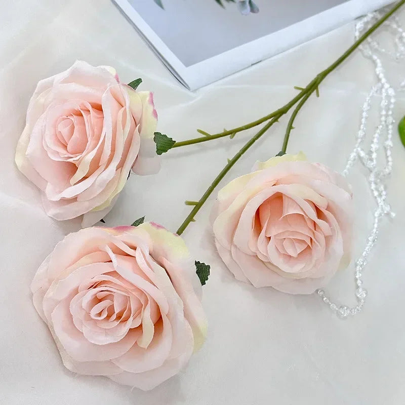branches de roses artificielles en soie pour décoration élégante - vue 12 sur 40