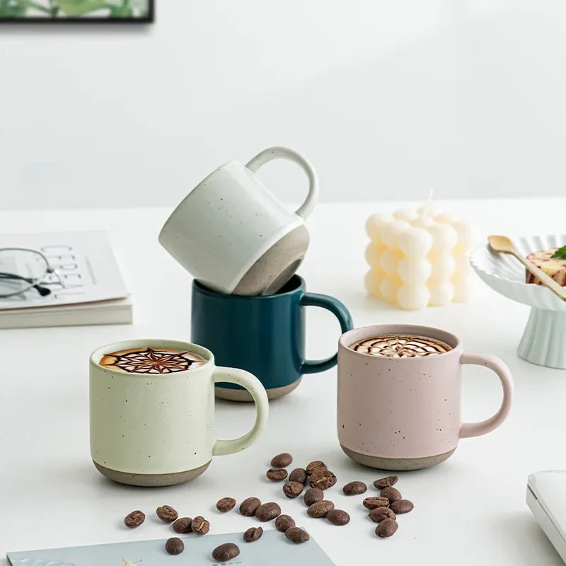 Mug ceramique mouchetee design moderne petit format cafe