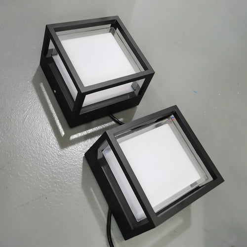 plafonnier moderne étanche pour décoration intérieure élégante et stylée - vue 2 sur 8