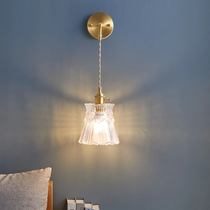 applique murale led scandinave en verre et laiton avec interrupteur à batterie - vue 10 sur 23