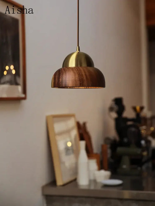 suspension en bois de noyer style wabi-sabi vintage en laiton japonais