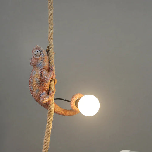 lustre animalier en résine suspension rétro pour café - vue 9 sur 10