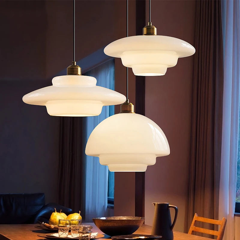 Suspension décoratives en verre de lait de styliste nordique