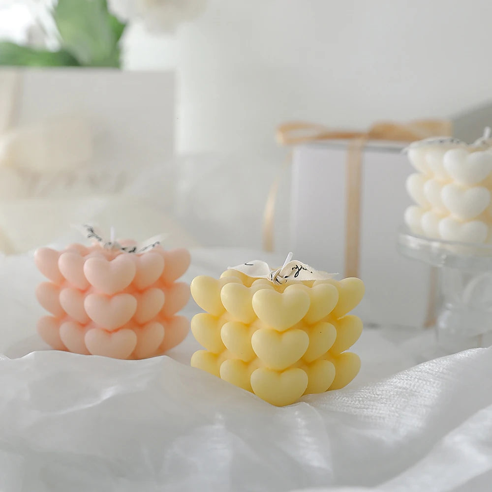 bougie parfumée cube cœur en cire de soja fait main décorative - vue 4 sur 11