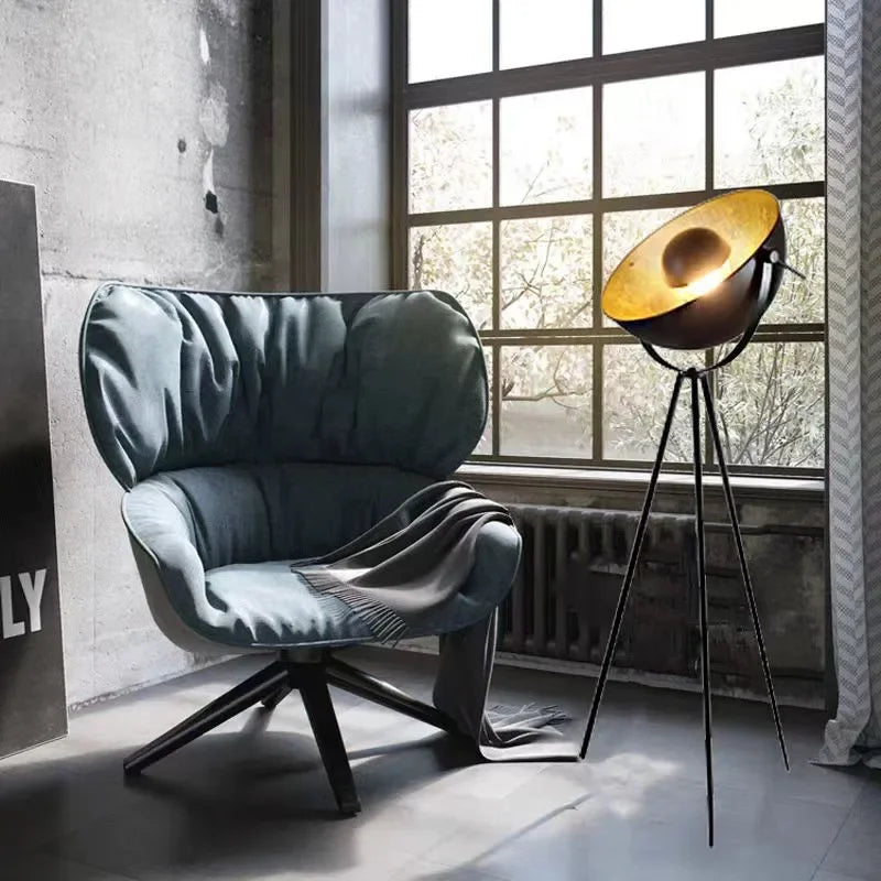 lampadaire industriel réglable avec trépied flexible pour intérieur moderne - vue 4 sur 8