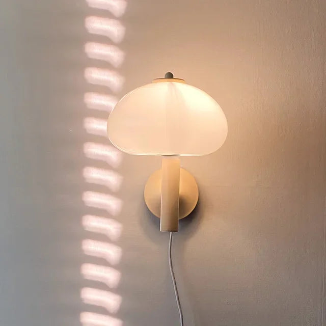 applique murale moderne en verre blanc avec interrupteur design élégant - vue 2 sur 6