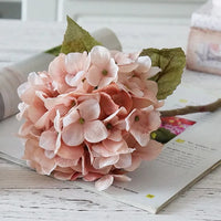 bouquet d'hortensias en soie pour décoration intérieure et mariage