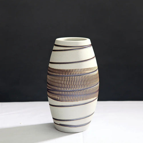 vase en céramique fait main pour décoration intérieure et arrangements floraux - vue 9 sur 9