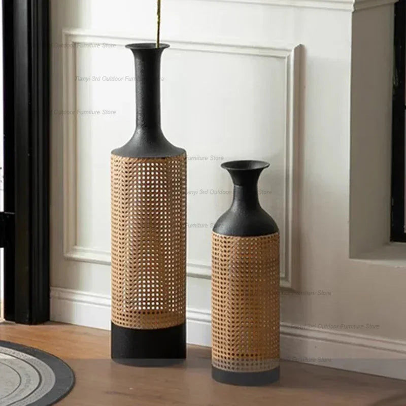 vase sur pied nordique en fer forgé vintage décor intérieur