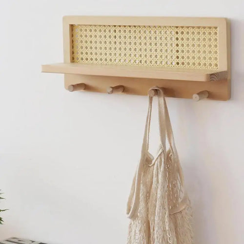 étagère murale en rotin et bois avec crochets décor rustique et bohème