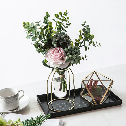 vase géométrique en métal forgé pour décoration moderne - vue 4 sur 8