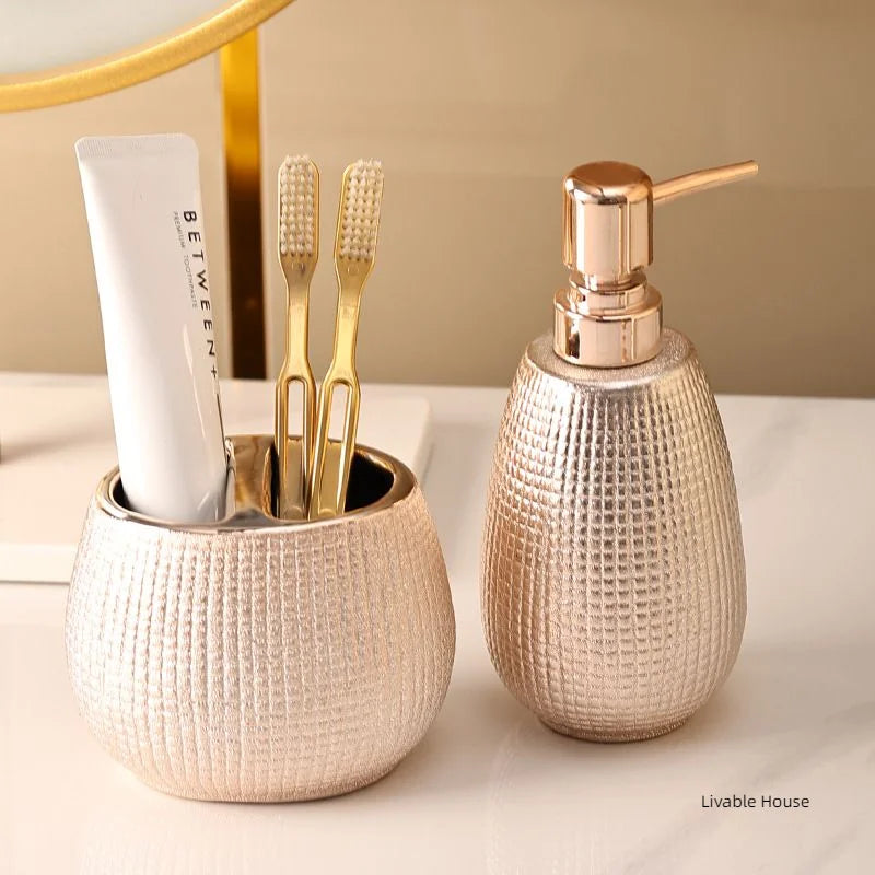 ensemble d'accessoires en céramique pour salle de bain hôtels - vue 4 sur 11