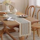 Chemin de table bohème coton lin pompons géométriques