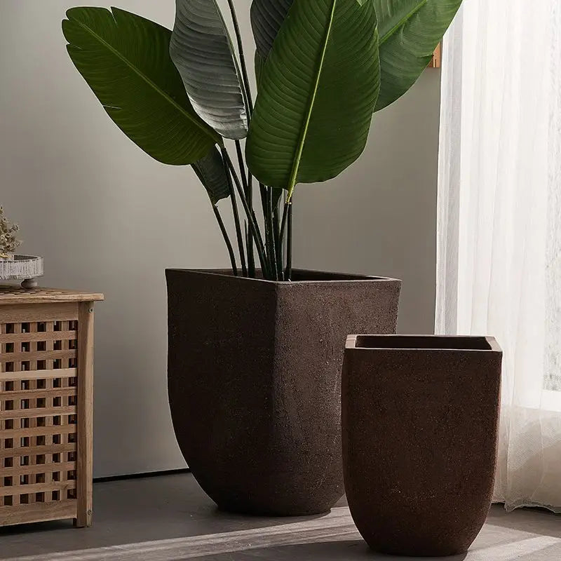 pot de fleurs en argile carrée pour jardin extérieur avec plantes respirantes